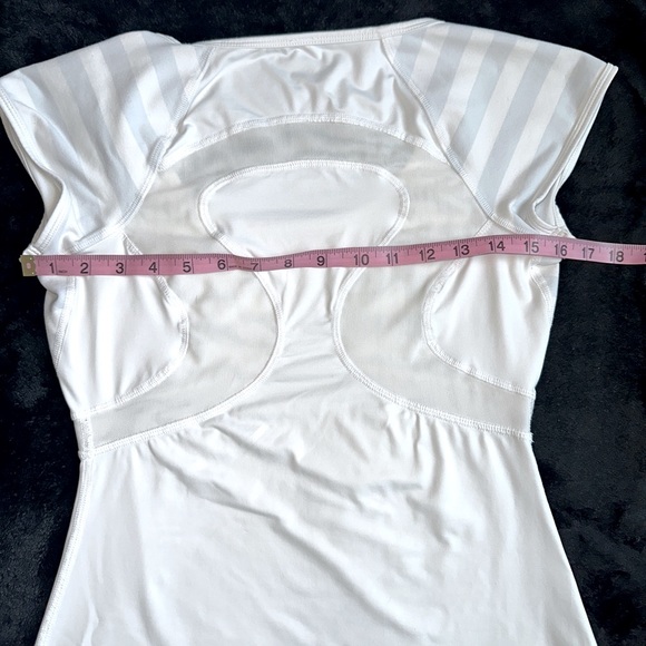 🍋 Lululemon Size 6 Short Sleeved Top - Picture 3 of 6